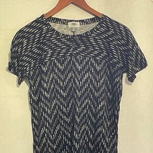 Old Navy Navy and Cream Short Sleeve Patterned Tee